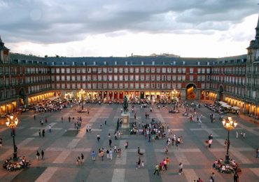 Quảng trường Plaza Mayor, Madrid, du lịch Tây Ban Nha Bồ Đào Nha