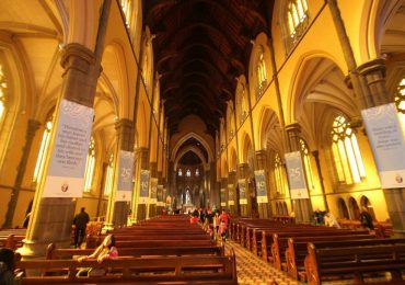 Bên trong nhà thờ thánh Patrick, du lịch Melbourne, Úc