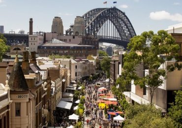 The rocks tấp nập người qua lại, du lịch Úc